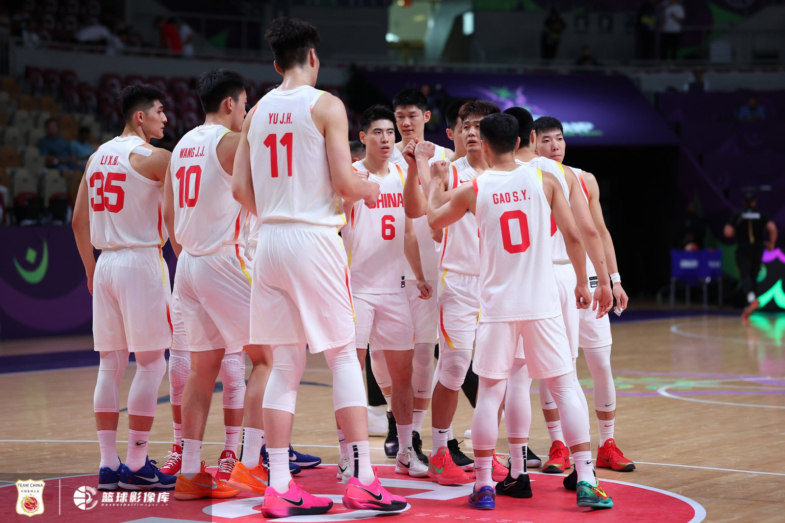 羊城晚报：时隔十年重返亚洲杯四强，团结是中国男篮最锋利的武器